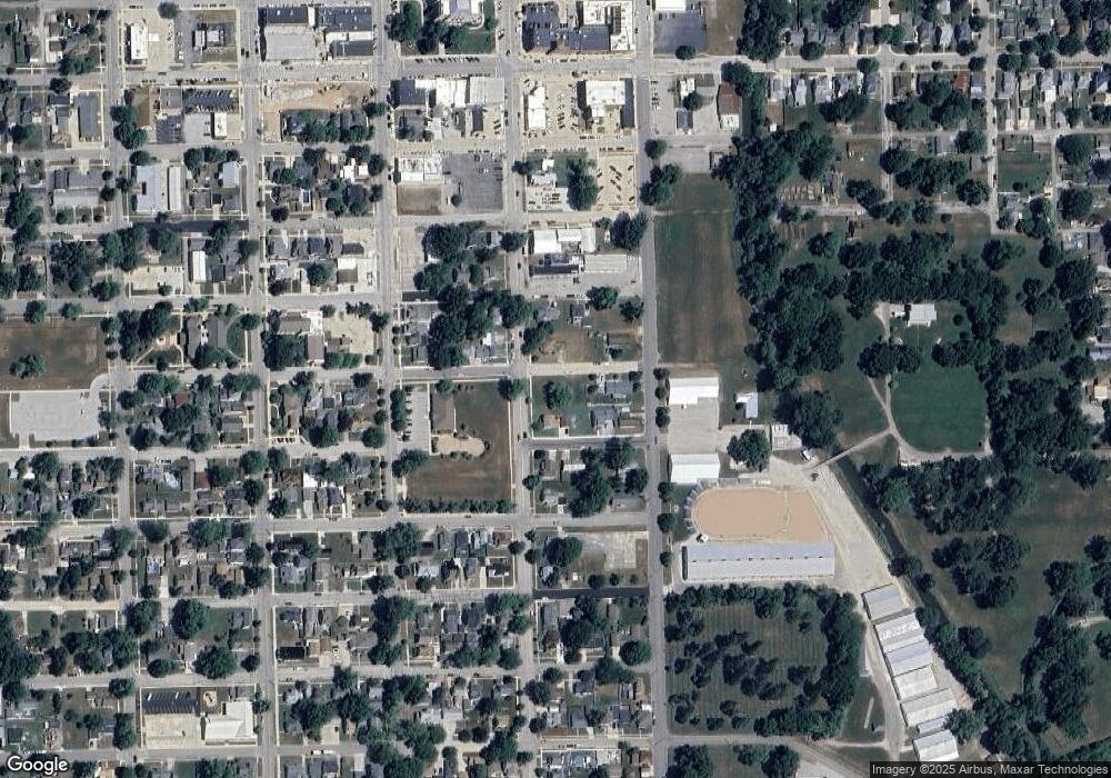 702 S Cedar St, Auburn, IN 46706 - photo 1