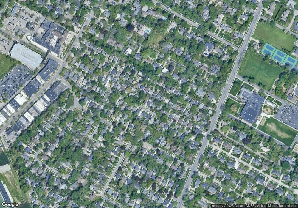 92 Muir Rd unit Bldg-Unit, Grosse Pointe Farms, MI 48236 - photo 1