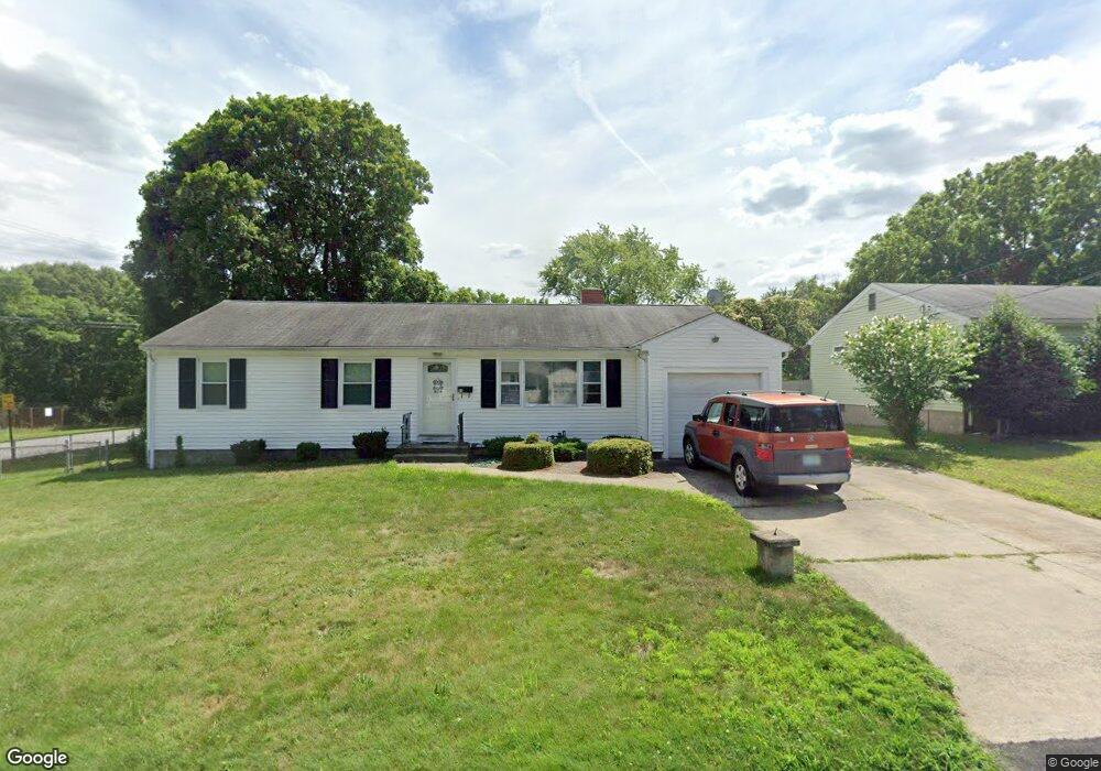69 Madeline Dr, Riverside, RI 02915 - photo 1