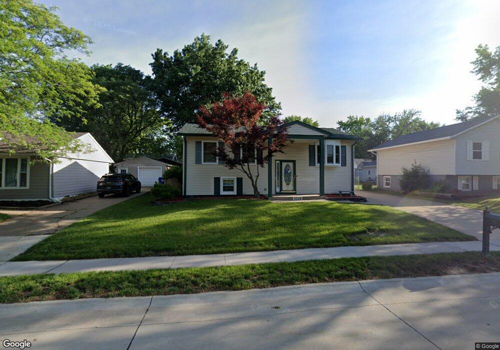 1828 W 54th St, Davenport, IA 52806 - photo 1