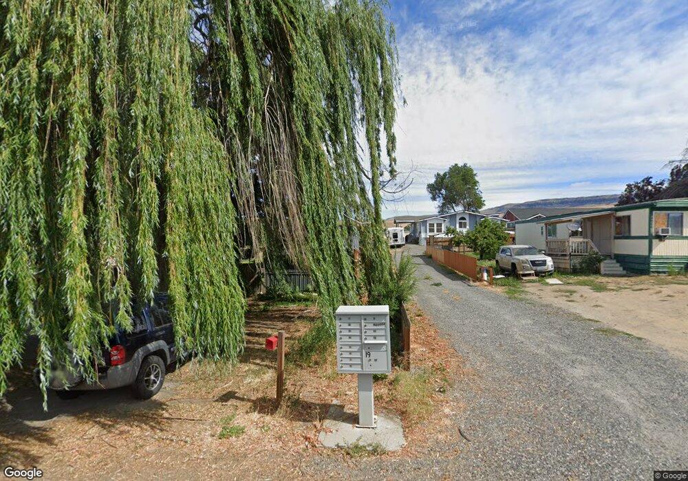 2203 3rd St NE, East Wenatchee, WA 98802 - photo 1