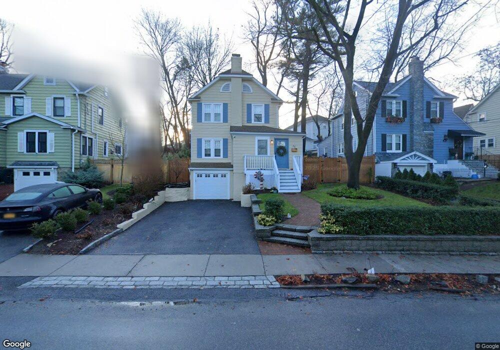36 Cross St, Bronxville, NY 10708 - photo 1