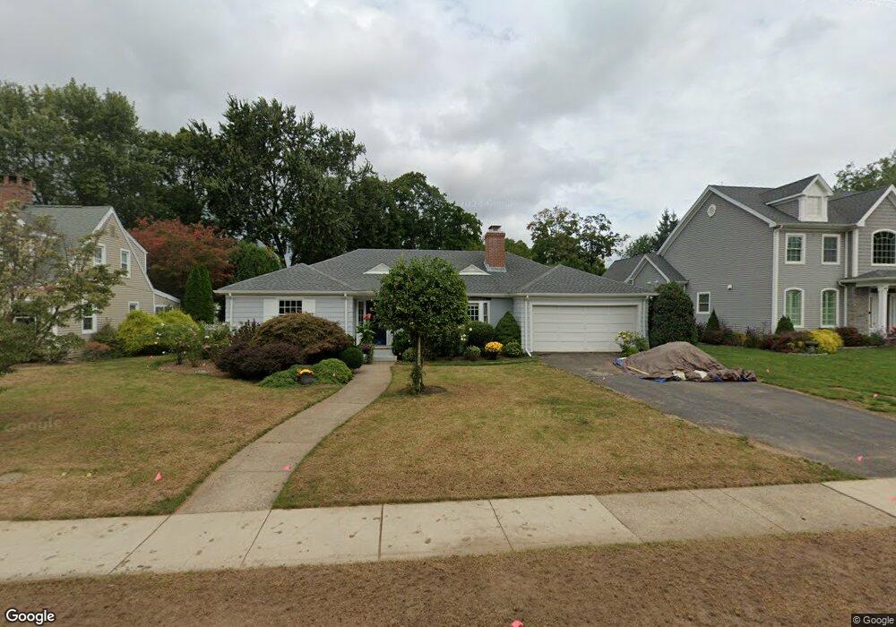 70 Rockledge Dr, West Hartford, CT 06107 - photo 1