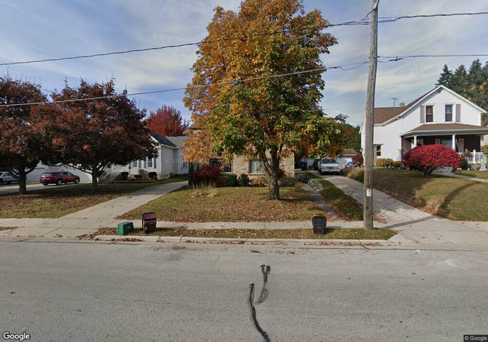 1126 N 8th St, Manitowoc, WI 54220 - photo 1