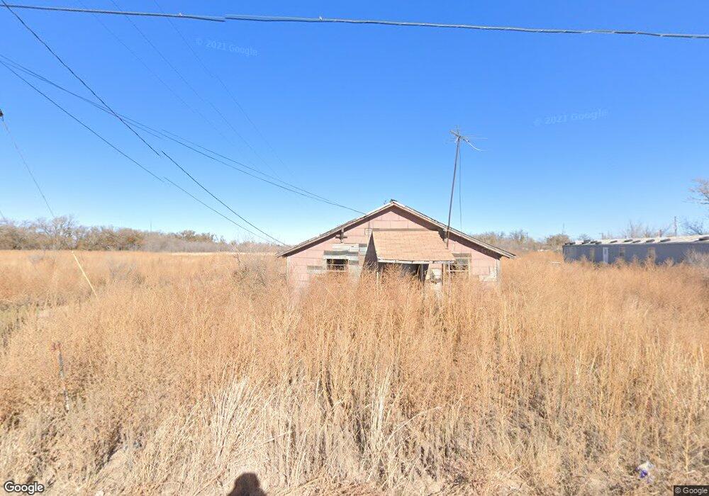 210 Mann St, Plainview, TX 79072 - photo 1
