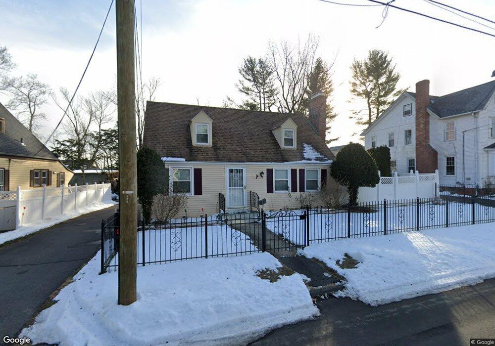 7 Hubbard St, Bloomfield, CT 06002 - photo 1