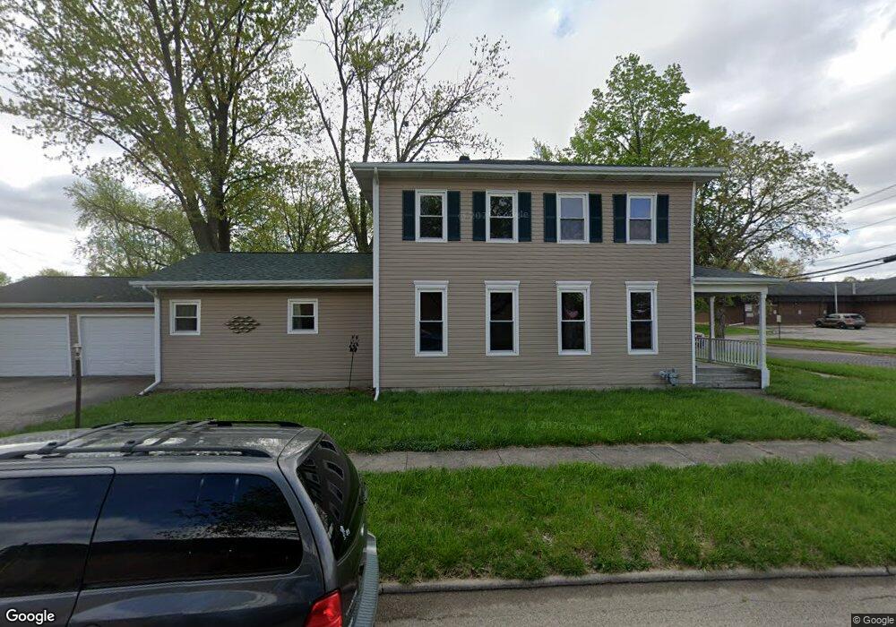 902 Pekin St, Lincoln, IL 62656 - photo 1