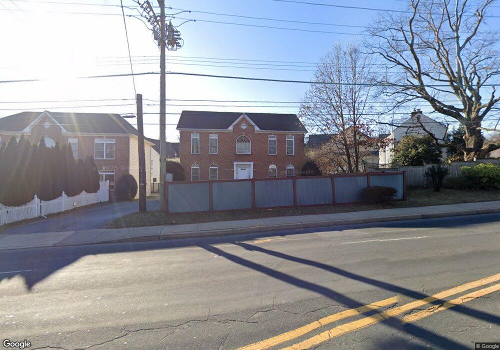 4702 Jones Bridge Rd, Bethesda, MD 20814 - photo 1