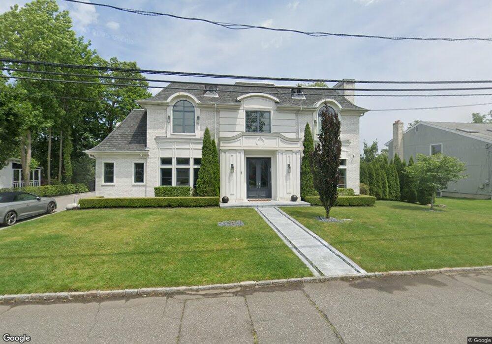 5 Bromley Ln, Great Neck, NY 11023 - photo 1