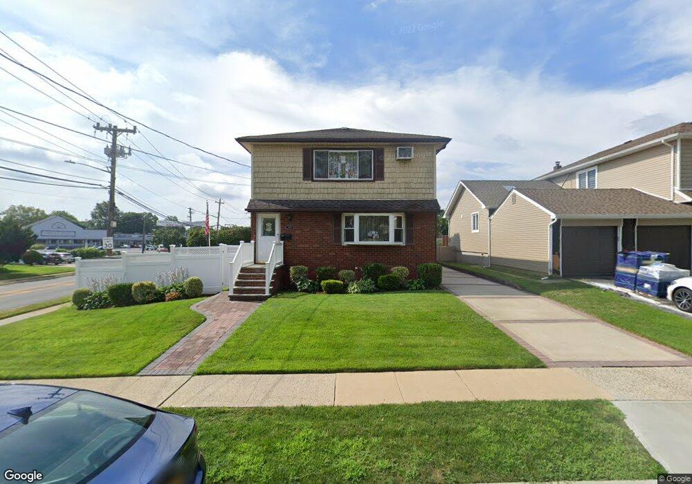 1025 Admont Ave, Franklin Square, NY 11010 - photo 1