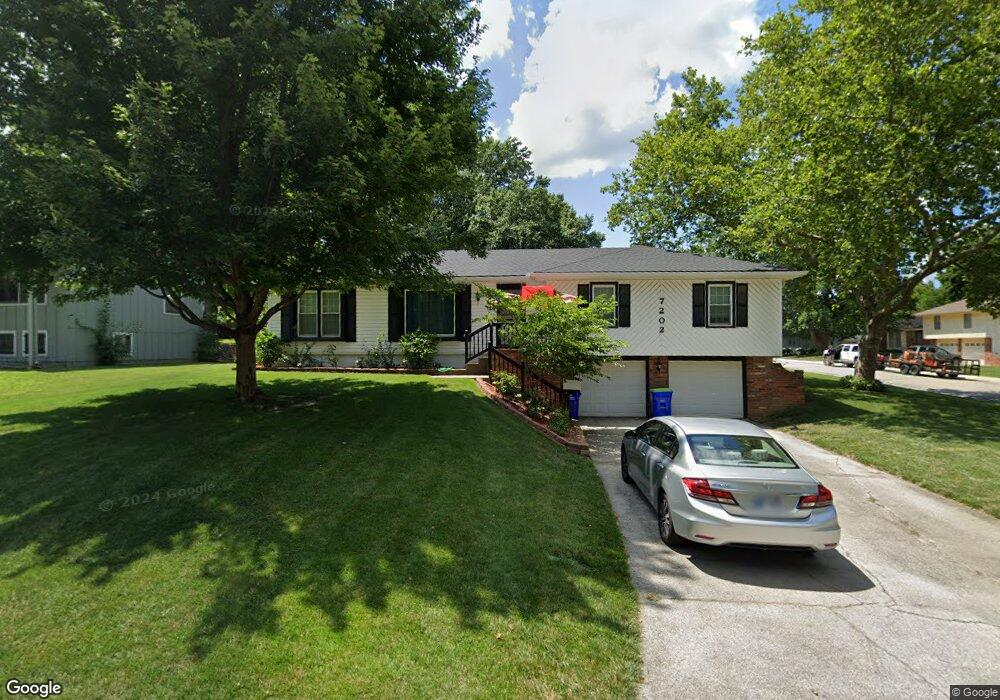 7202 Reeder St, Shawnee, KS 66203 - photo 1