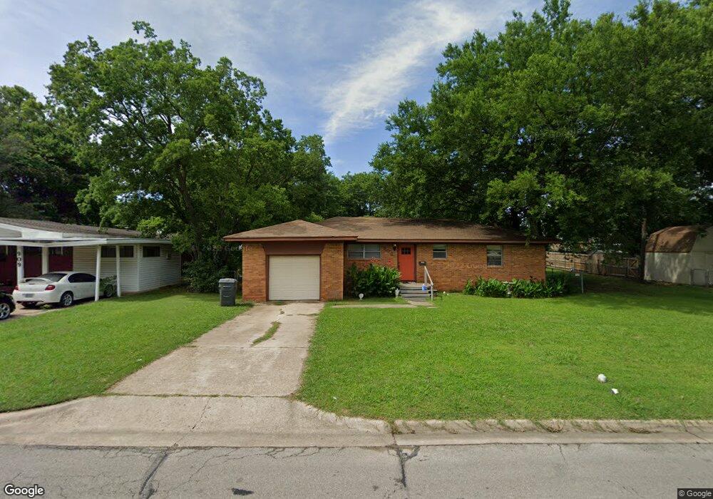 905 Maxwell St NW, Ardmore, OK 73401 - photo 1