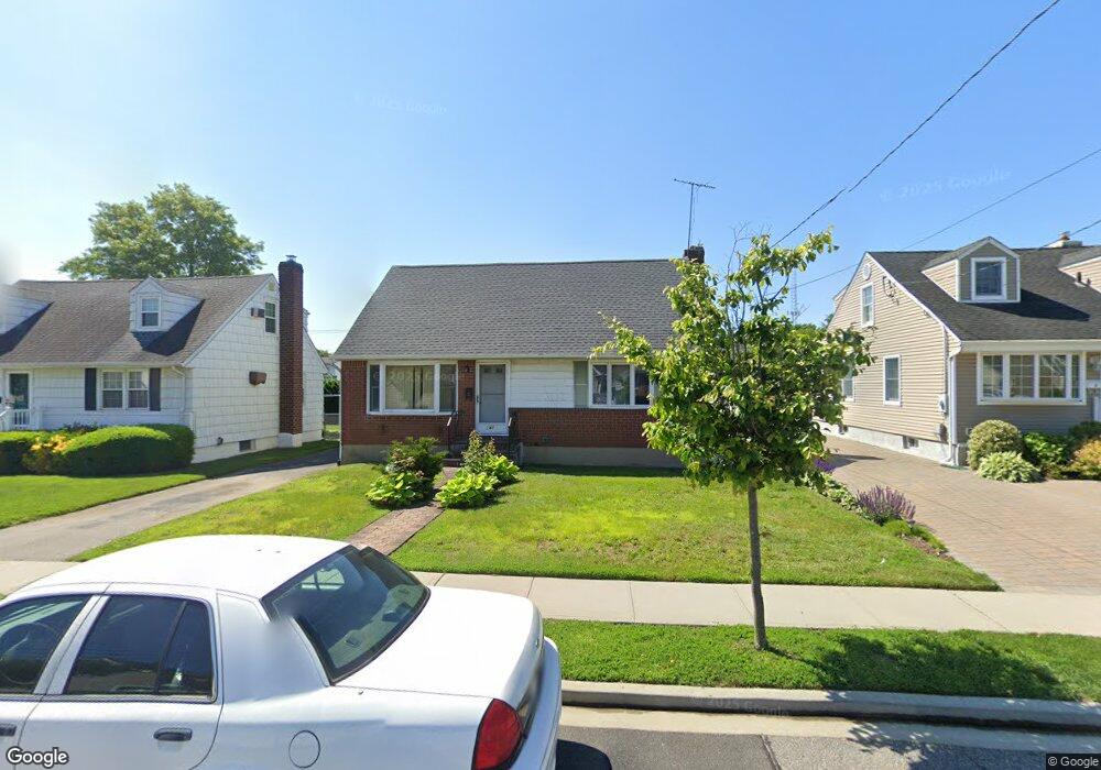 247 Dow Ave, Mineola, NY 11501 - photo 1