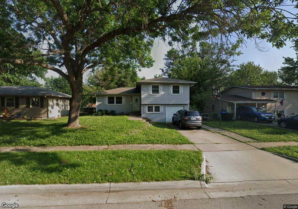 839 SE 35th Terrace, Topeka, KS 66605 - photo 1