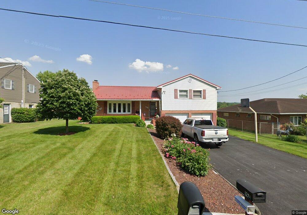 196 Milhouse Ave, Chambersburg, PA 17202 - photo 1