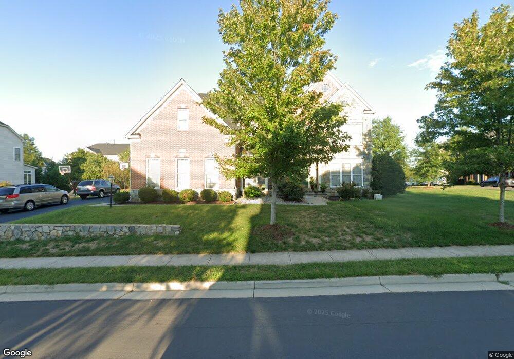 25587 South Village Dr, Chantilly, VA 20152 - photo 1