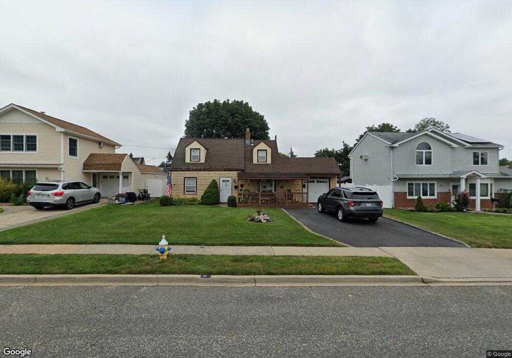 71 Prairie Ln, Levittown, NY 11756 - photo 1