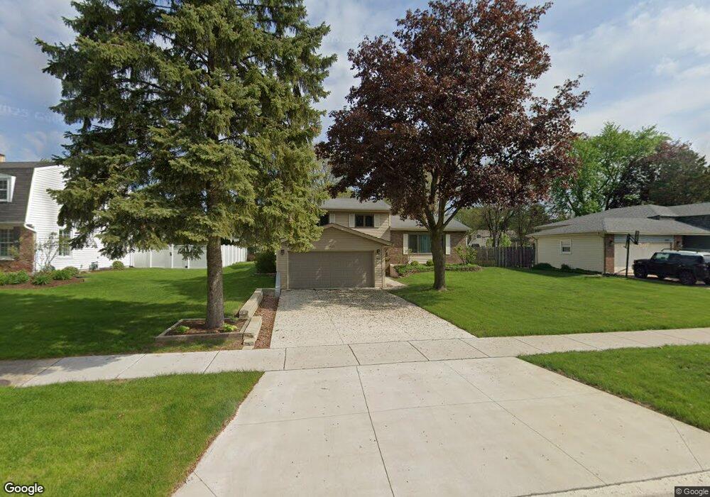 1425 Darwin Ln, Wheaton, IL 60189 - photo 1