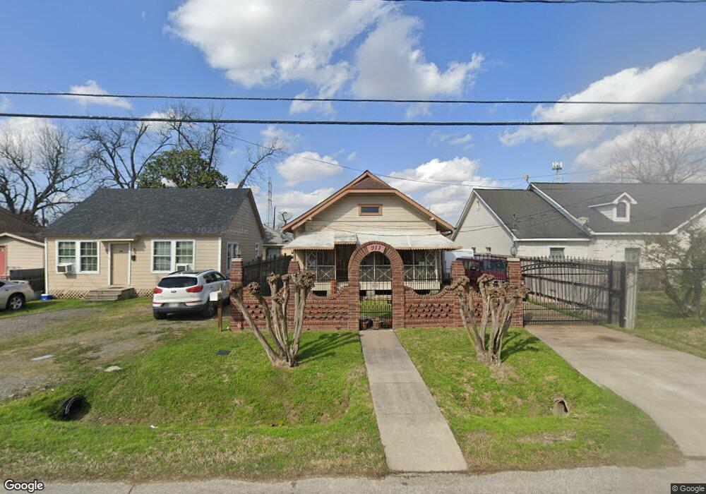 911 Lindale St, Houston, TX 77022 - photo 1