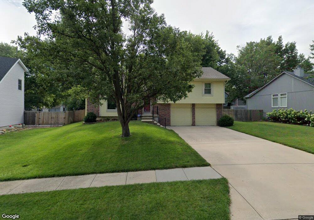 6623 Hauser Dr, Shawnee, KS 66216 - photo 1