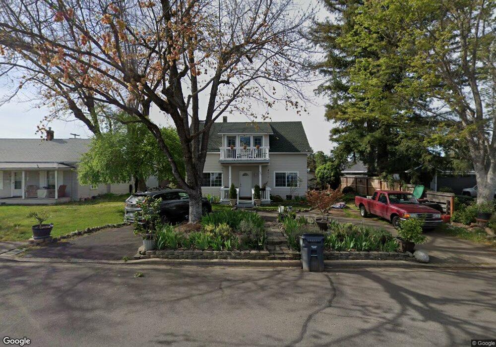 525 Ash St, Central Point, OR 97502 - photo 1