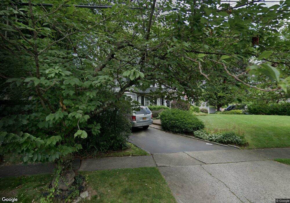 12 Huntington Rd, Port Washington, NY 11050 - photo 1