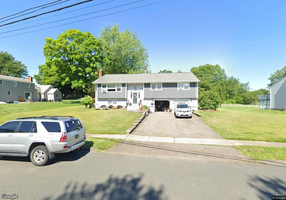 91 Carriage Hill Dr, Wethersfield, CT 06109 - photo 1