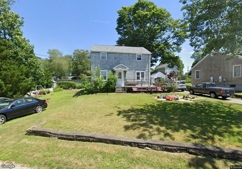 211 Ocean View Ave, Swansea, MA 02777 - photo 1