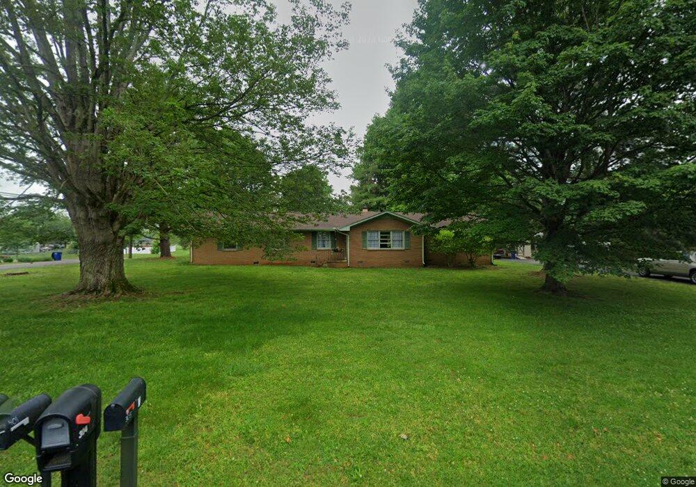 304 Dow Dr, Shelbyville, TN 37160 - photo 1