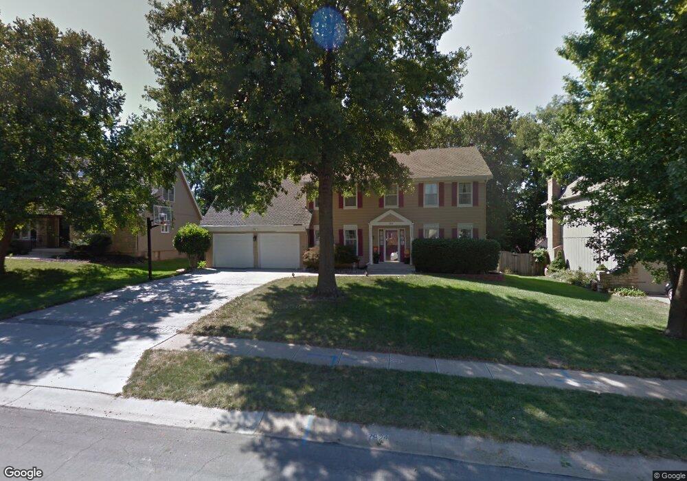 7924 Alden St, Lenexa, KS 66215 - photo 1