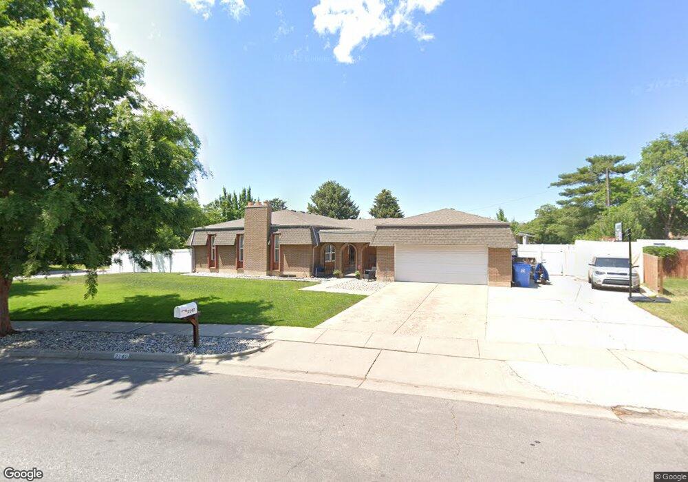 2147 E Stream View Dr, Sandy, UT 84093 - photo 1