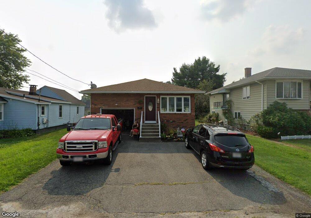 79 Yale St, Ludlow, MA 01056 - photo 1