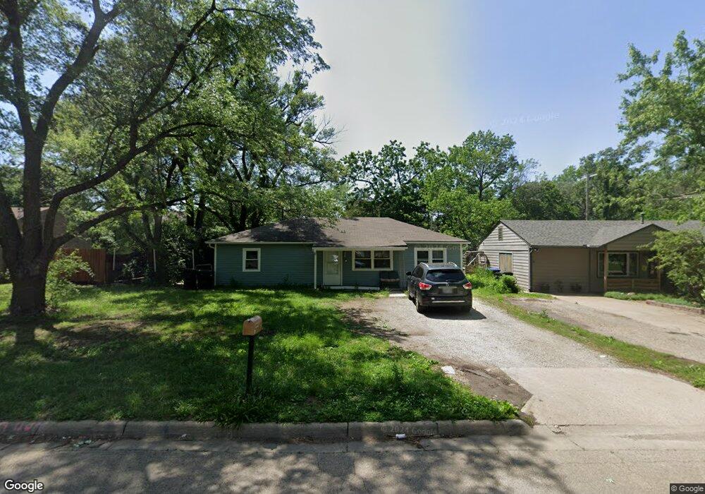 3543 SW Westview Ave, Topeka, KS 66611 - photo 1