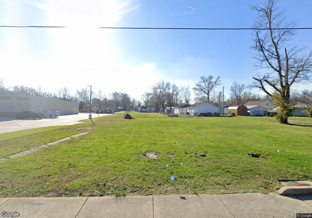 609 W Main St, Austin, IN 47102 - photo 1