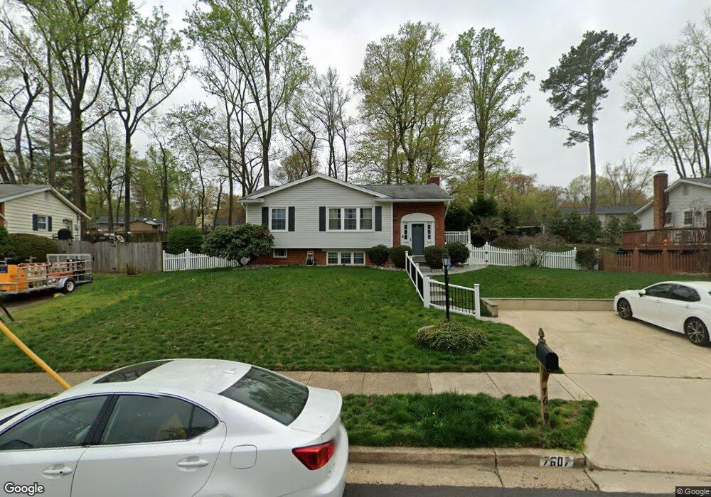 7607 Mahoney Dr, Lorton, VA 22079 - photo 1