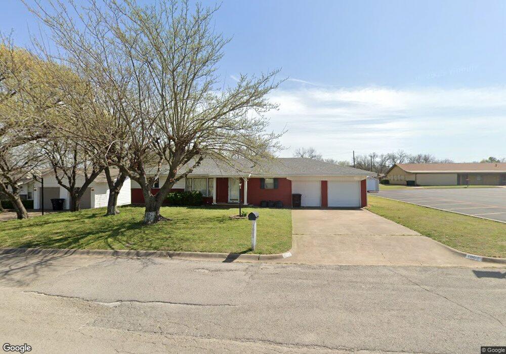 1005 Phillips St, Cleburne, TX 76033 - photo 1
