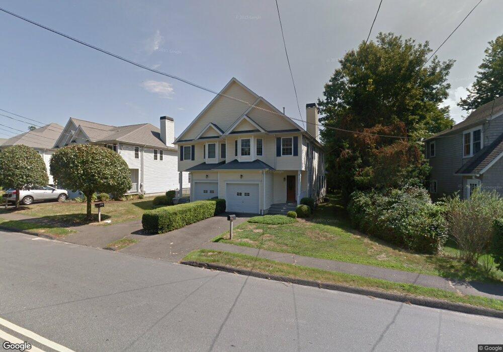 405 S Pine Creek Rd unit 405, Fairfield, CT 06824 - photo 1