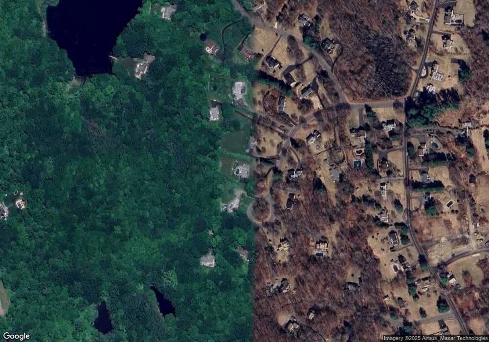 102 Strathmore Rd, Middlebury, CT 06762 - photo 1