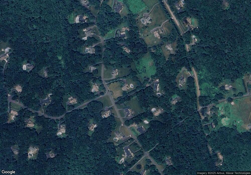 15&17 Merlins Ln, Newtown, CT 06470 - photo 1