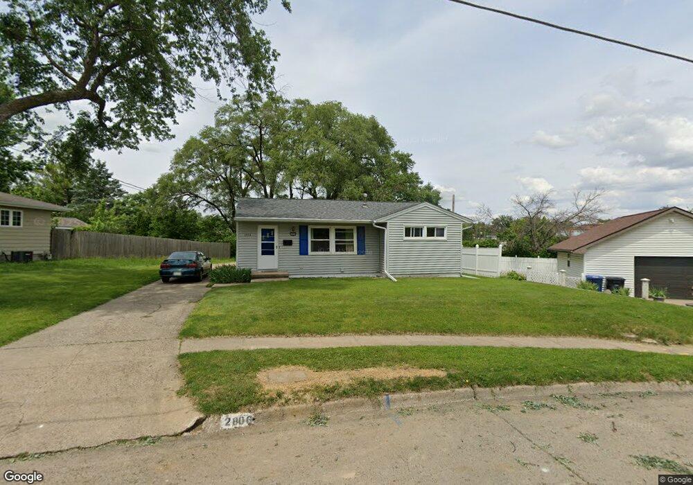 2806 Wedgewood Rd, Des Moines, IA 50317 - photo 1