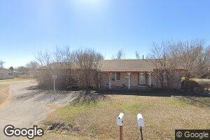 712 E Main St, Geronimo, OK 73543