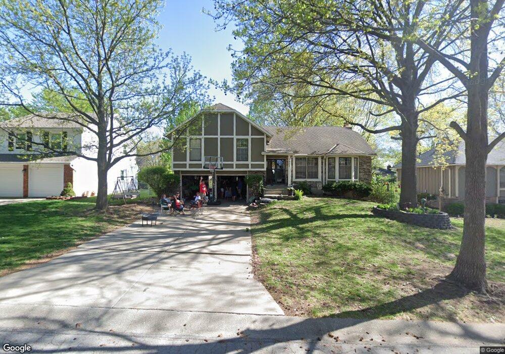 7905 Haskins St, Lenexa, KS 66215 - photo 1