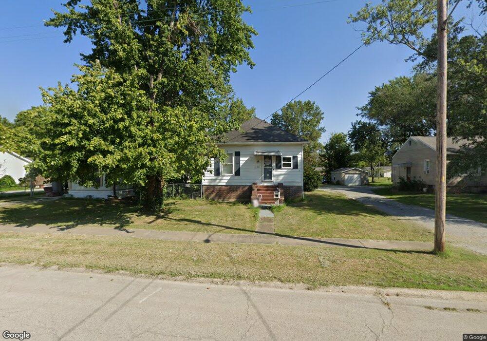 616 W Lincoln St, Harrisburg, IL 62946 - photo 1