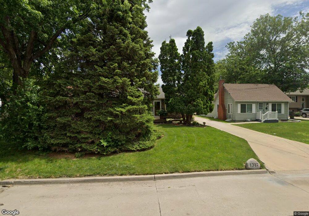 1317 E 26th Ct, Des Moines, IA 50317 - photo 1