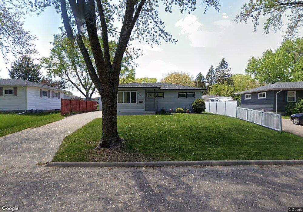 1290 Saint Andrews Ave, Waterloo, IA 50701 - photo 1