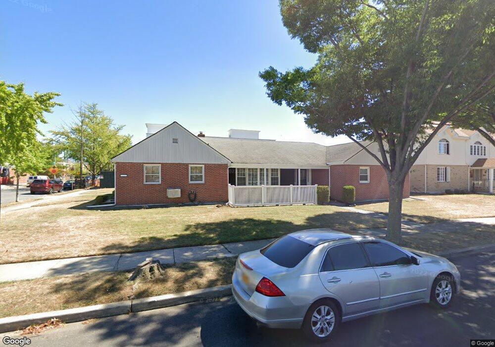 79-05 259th St, Glen Oaks, NY 11004 - photo 1