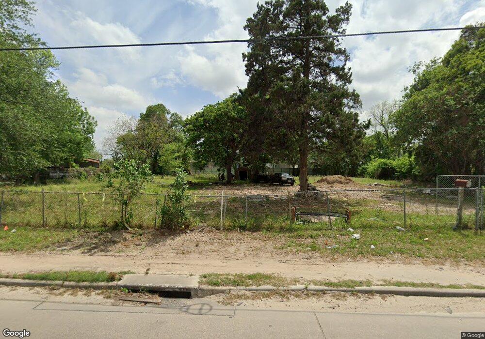 916 Berry Rd, Houston, TX 77022 - photo 1