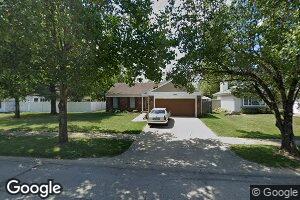 2536 Woodlawn Dr, Charleston, IL 61920
