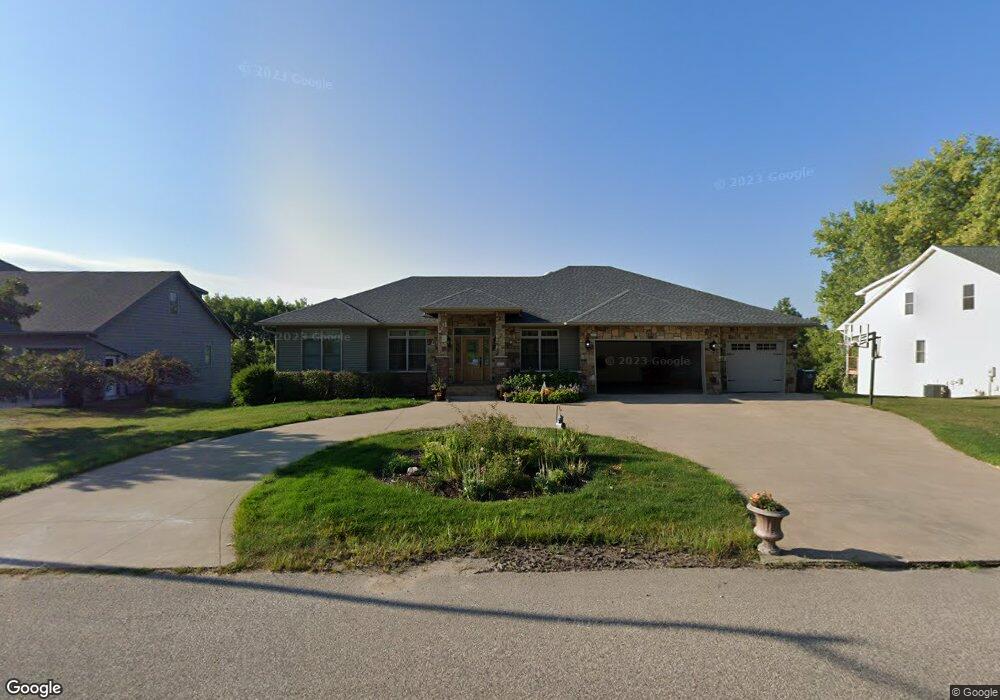 275 275 Garvin Heights-Road-e, Winona, MN 55987 - photo 1