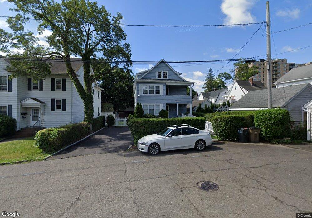 32 Hackett Cir S, Stamford, CT 06906 - photo 1